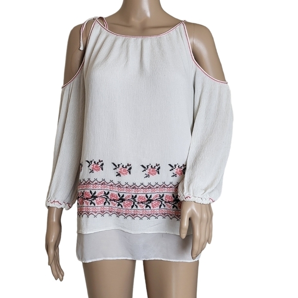 Max Studio Boho Embroidered Cold Shoulder Top - Picture 4 of 6